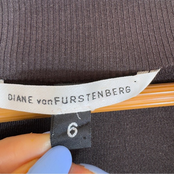 Diane Von Furstenberg Lauren 100% Wool Puff Short Sleeved Wrap Dress Sz 6 - Picture 7 of 16